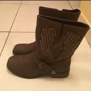 Brown ankle boots
